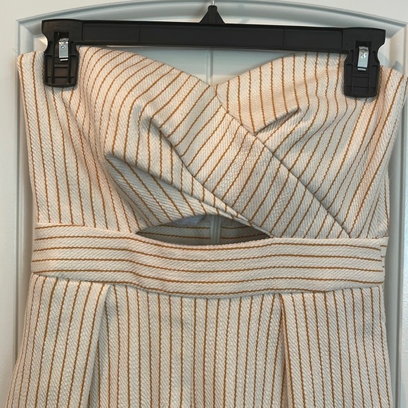 TOPSHOP Twist Bandeau Jumpsuit • Cut Out Front • Cropped Wide Leg • NWT • Size 2 - Picture 9 of 16